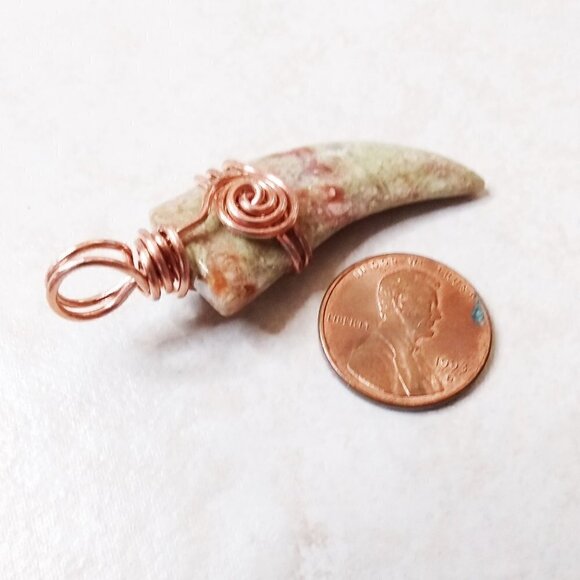 Pale Unakite Jasper! One-of-a-kind Copper Wire Wrapped Horn or Tooth Pendant - Picture 5 of 6